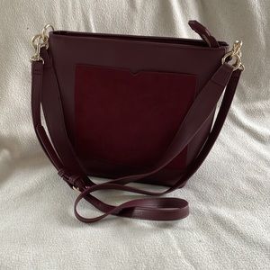 Burgundy Old Navy purse - like new condition